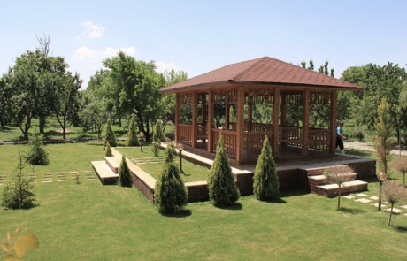 محوطه سازی و ساخت آلاچیق